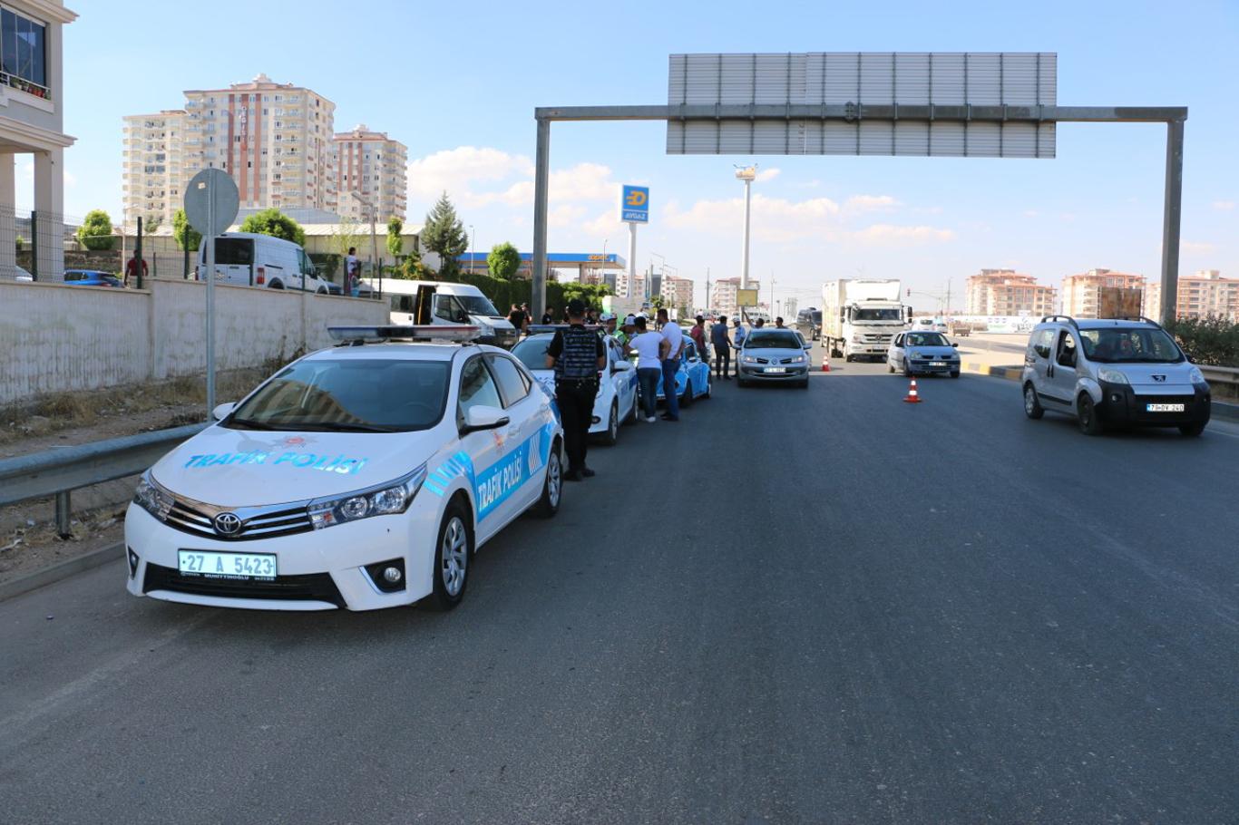Gaziantep'te sürücülere 152 bin lira trafik cezası kesildi Gaziantep'te sürücülere 152 bin lira trafik cezası kesildi